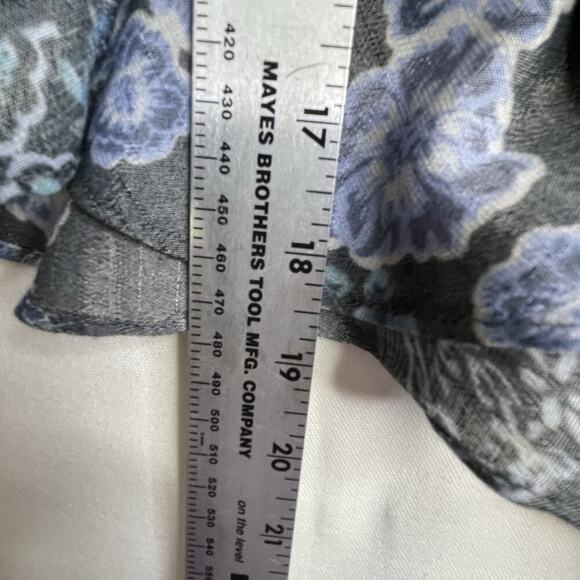 Lauren Conrad Blue Floral Top Size Medium Flutter Sleeve Boho - Picture 10 of 16